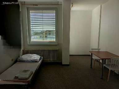 Pronájem bytu pokoje 14 m² Na Jarově, Praha - Žižkov