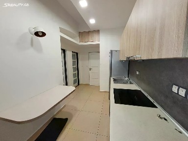 Praha, Praha 7, Holešovice, Komunardů, 19