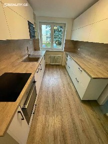 Pronájem bytu 3+1 70 m² Jiránkova, Pardubice - Zelené Předměstí