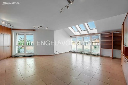 Prodej bytu 3+kk 101 m² Suchdolské náměstí, Praha - Suchdol