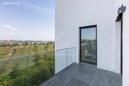 Praha, Praha 9, Hrdlořezy, V Třešňovce