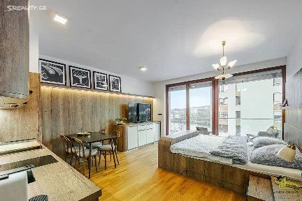 Pronájem bytu 1+kk 35 m² V Háji, Praha - Holešovice