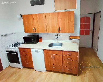 Pronájem bytu 3+1 66 m² Žalmanova, Praha - Braník