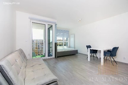 Pronájem bytu 1+kk 38 m² Olgy Havlové, Praha - Žižkov