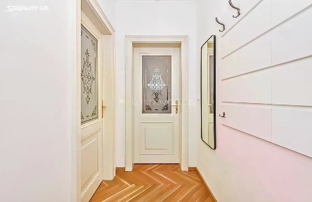 Pronájem bytu 2+kk 43 m² Černomořská, Praha - Vršovice