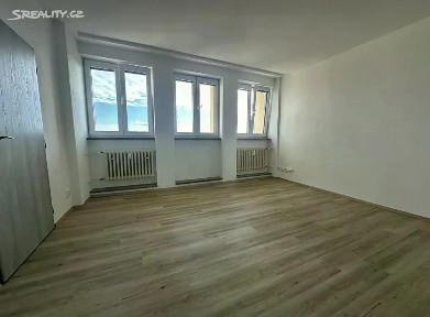 Pronájem bytu 3+1 68 m² Černokostelecká, Praha - Strašnice