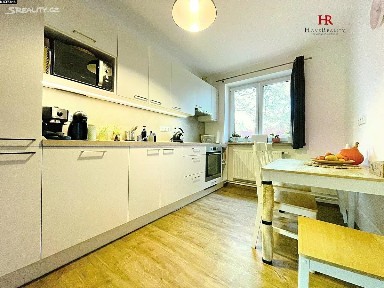 Prodej bytu 3+1 71 m² Na Spořilově, Benešov