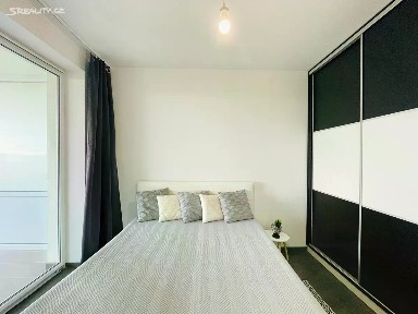 Pronájem bytu 2+kk 53 m² Topolová, Olomouc - Slavonín