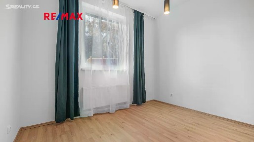 Prodej bytu 1+kk 11 m² Prosecká, Praha - Prosek