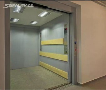 Pronájem skladového prostoru 110 m² Ve žlíbku, Praha - Horní Počernice