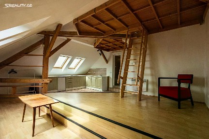 Prodej bytu 1+kk 50 m² Albertova, Hradec Králové