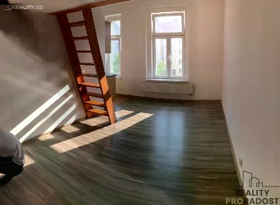 Pronájem bytu 1+kk 20 m² Freyova, Praha - Vysočany