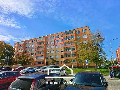 Prodej bytu 3+1 56 m² Na Růžovém poli, Kladno - Kročehlavy