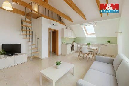 Prodej bytu 4+kk 70 m² Husova, Karlovy Vary - Stará Role