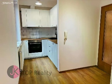 Pronájem bytu 1+1 34 m² Husitská, Praha - Žižkov