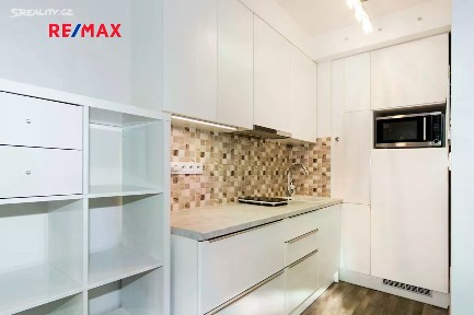Pronájem bytu 1+kk 34 m² Letovská, Praha - Letňany
