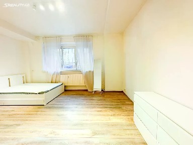 Pronájem bytu 1+kk 29 m² Junácká, Praha - Břevnov