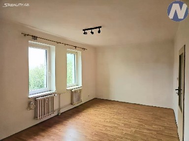 Pronájem bytu 1+1 40 m² Buk