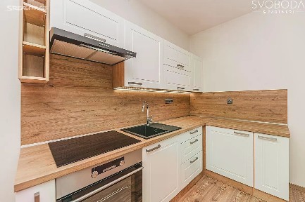 Pronájem bytu 1+kk 56 m² Truhlářská, Hradec Králové - Pouchov