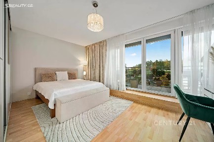 Prodej bytu 2+kk 73 m² Praha - Praha 8