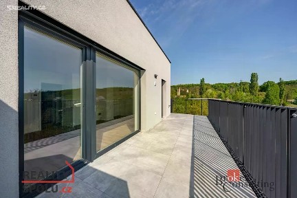 Pronájem bytu 1+kk 35 m² Ke Křížku, Kladno - Dubí