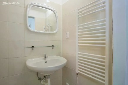 Pronájem bytu 2+1 49 m² Bořivojova, Praha - Žižkov