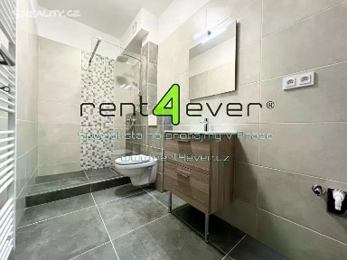 Pronájem bytu 3+kk 76 m² Starodvorská, Praha - Lysolaje