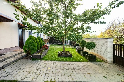 Prodej bytu 5+kk 117 m² Za Dvorem, Holubice