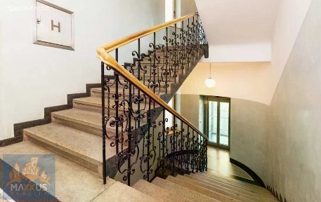 Pronájem kanceláře 20 m² Jablonského, Praha - Holešovice