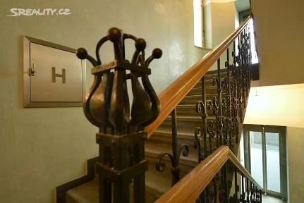 Pronájem kanceláře 13 m² Jablonského, Praha - Holešovice