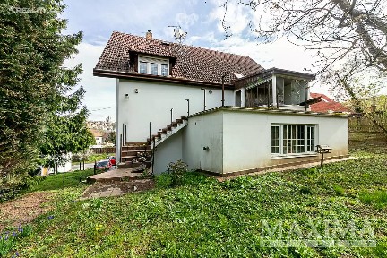 Prodej činžovního domu 467 m² Ve studeném, Praha - Braník