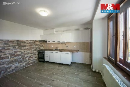 Pronájem bytu 3+1 98 m² Husovo nám., Nechanice