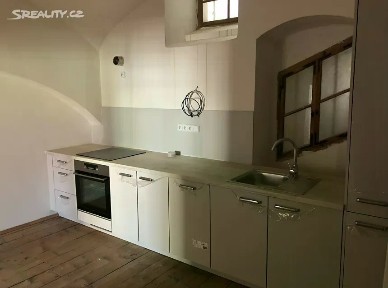 Pronájem bytu 2+1 88 m² Velké náměstí, Hradec Králové