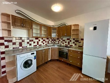 Pronájem bytu 1+kk 32 m² Plesníkova, Zlín