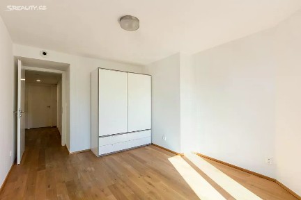 Pronájem bytu 3+kk 75 m² Sochařská, Praha - Bubeneč