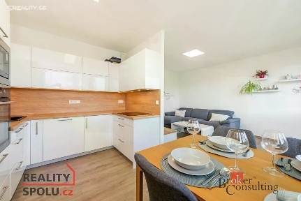 Pronájem bytu 3+kk 59 m² Varnsdorfská, Praha - Střížkov