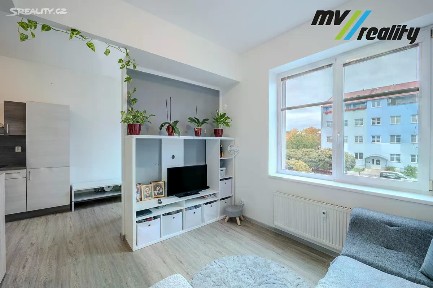 Prodej bytu 1+1 44 m² Topolová, Milovice - Mladá