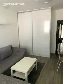 Pronájem bytu 1+kk 29 m² J. Valčíka, Otrokovice - Kvítkovice