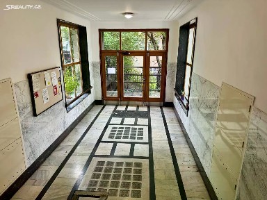 Prodej bytu 2+1 46 m² Kouřimská, Praha - Vinohrady