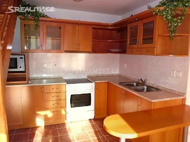 Pronájem bytu 2+kk 51 m² Komenského, Šestajovice