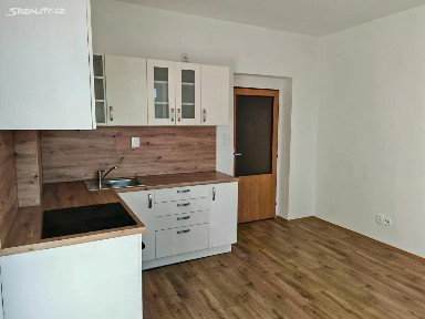 Pronájem bytu 2+1 90 m² Zborovské náměstí, Pardubice - Zelené Předměstí