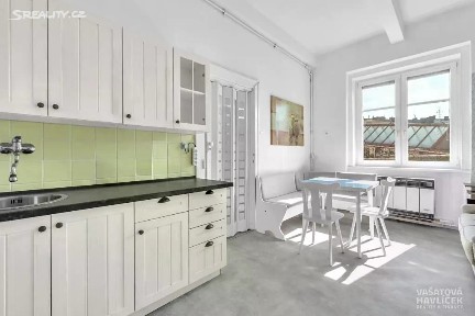 Pronájem bytu 1+1 42 m² Škroupova, Hradec Králové