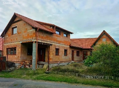 Prodej vícegeneračního domu 233 m², pozemek 1748 m²