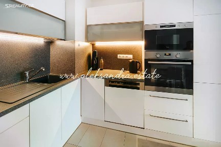 Pronájem bytu 4+kk 106 m² Nepomuckých, Praha - Letňany