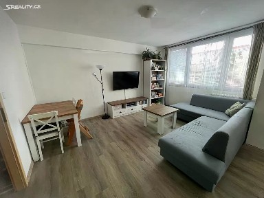 Pronájem bytu 2+1 64 m² Na Bezděkově, Benešov