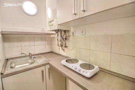 Pronájem bytu 1+kk 25 m² Krejčího, Praha - Libeň
