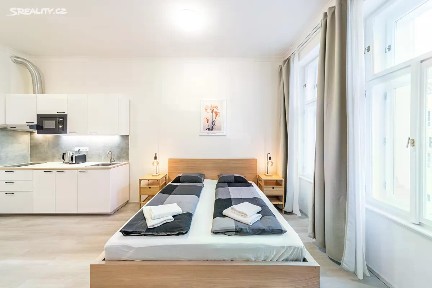 Pronájem bytu 1+kk 27 m² Bořivojova, Praha - Žižkov