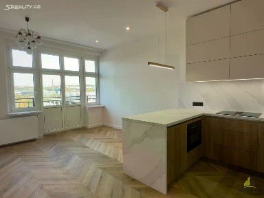 Pronájem bytu 3+kk 95 m² Sokolovská, Praha - Libeň