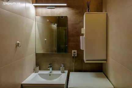 Pronájem bytu 3+1 64 m² Sezemická, Pardubice