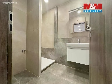 Pronájem bytu 3+kk 71 m² Pod Strání, Praha - Strašnice